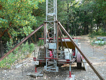 Tower trailer supporting HF2 antenna